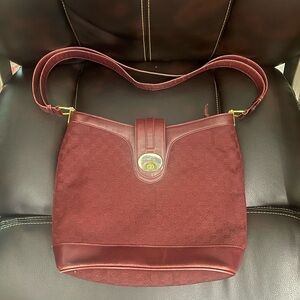 Gucci Red Shoulder Bag with Structured Design and Gold Hardware